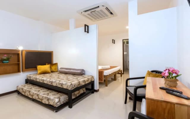 The Lantern Hostel and SPA - photo 4