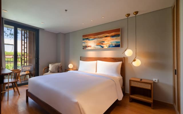 Beachwalk Residence - photo 2
