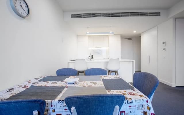 Stunning Comfy 2 Bed With Parking In Melbourne - photo 4