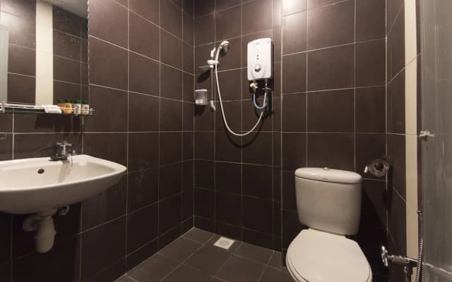 OYO 182 Simms Grand INN - photo 4