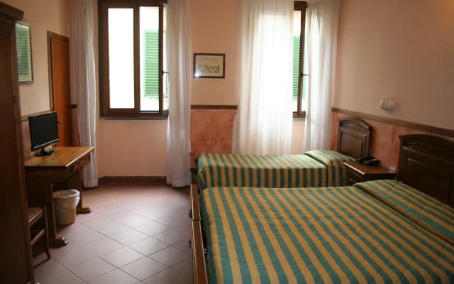 Monica Hotel - photo 5