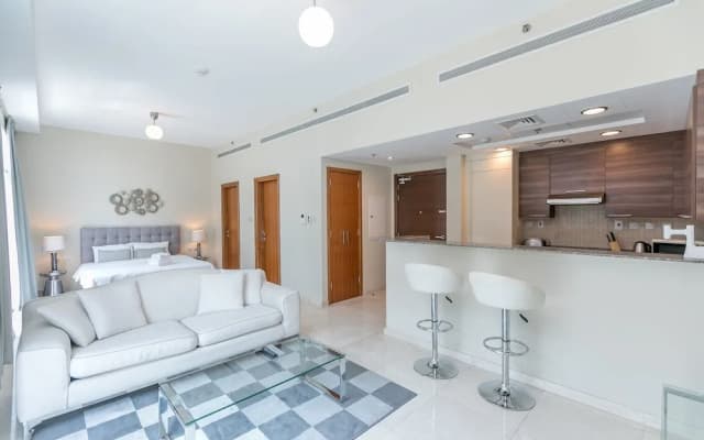DHH - Bay Square - photo 2