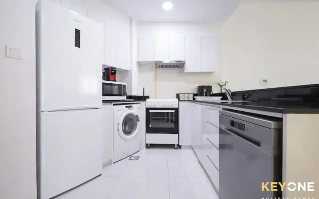 Viridis Living Chic and Spacious 1BR - photo 3
