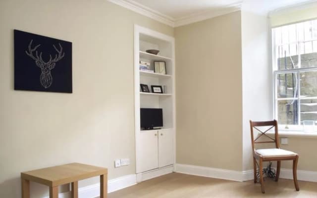 Central New Town Flat - photo 4