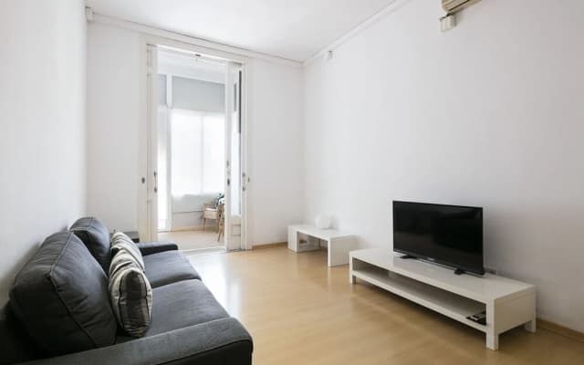 Uma Suites Eixample Barcelona - photo 3