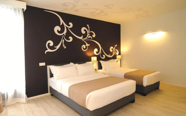 Kings Green Hotel - photo 4