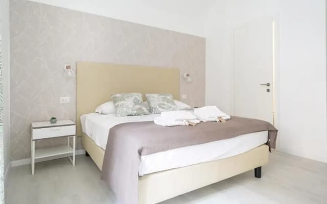 White Candia Guesthouse - photo 3