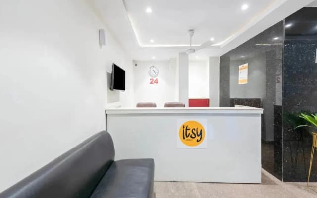 Itsy Hotels Svaruchi Inn - photo 2