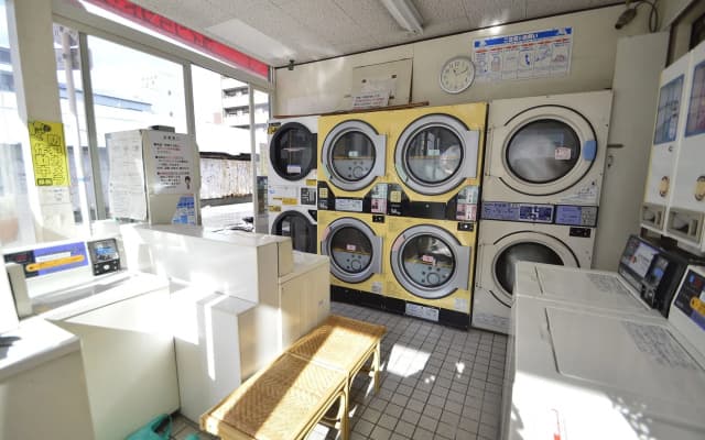R Guest House - Hostel - photo 2
