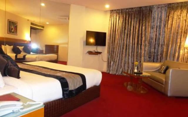 Hotel Ramhan Palace - photo 4