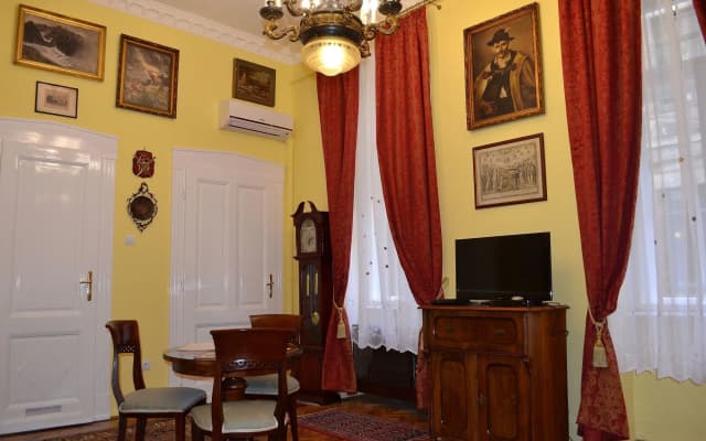 Veres Palne Central Apartments - photo 3