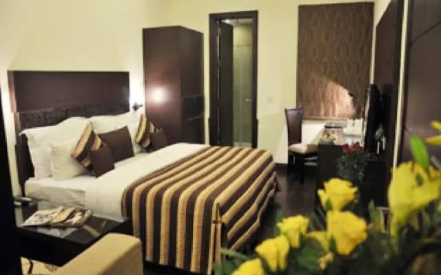 Hotel The South Hall - photo 5