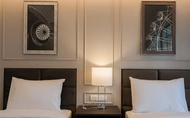 B2 Riverside Premier Hotel - photo 2