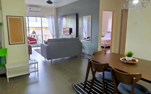 Omar's Place 3 - photo 3