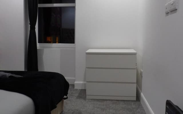 2bed Apt Sleeps 4-near Meadows Park, Parking, Wifi - photo 5