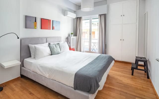 UPSTREET Modern Downtown Flat -Acropolis - photo 5