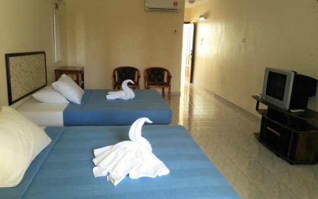Teluk Batik Holiday Apartment - photo 3