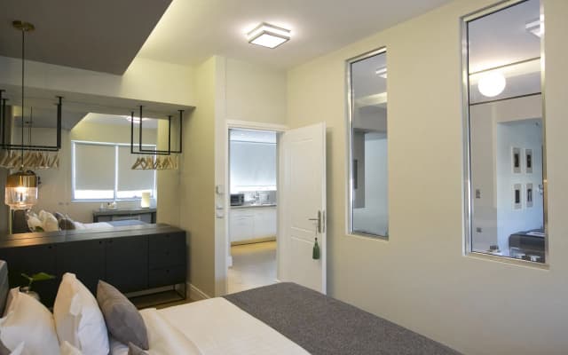 47 Luxury Suites - photo 5