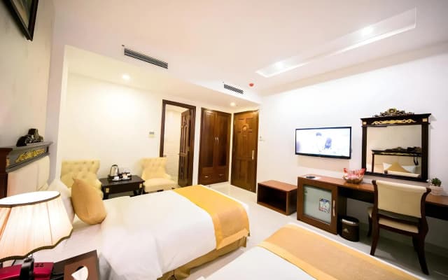Le Saigon Hotel - photo 4
