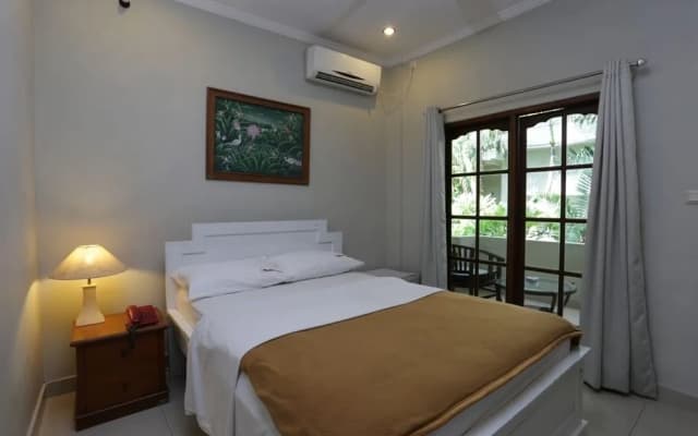 RedDoorz near Pantai Double Six - photo 3