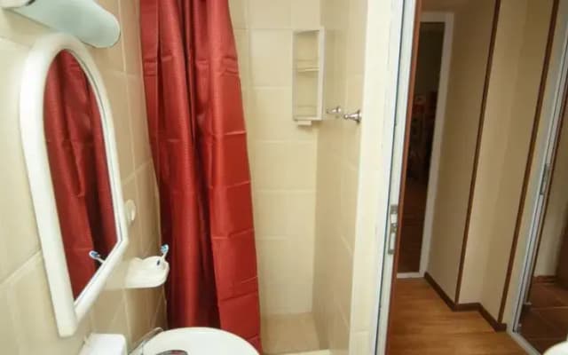 Red Wall Hostel - photo 5