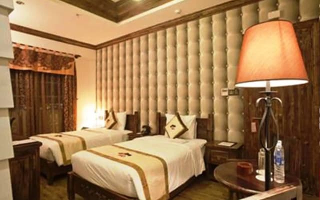 Seventeen Saloon Hotel - photo 5