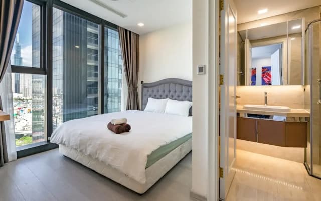 Nomad Homes Vinhomes Golden River - photo 2