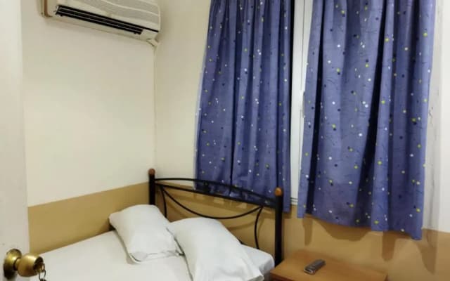 San Remo Hostel - photo 5