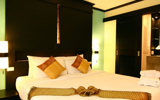 Rattana Beach Hotel - photo 3