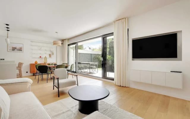 Passy / Eiffel Tower - Amazing 2BR With Garden - photo 5