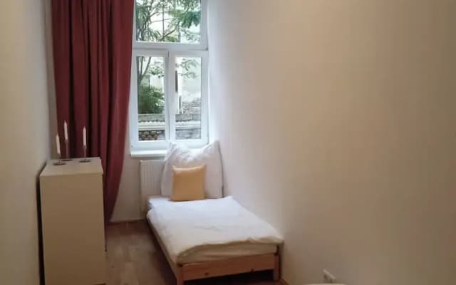 170sqm With Private Garden, 9 Bedrooms, 2 Kitchens - photo 4