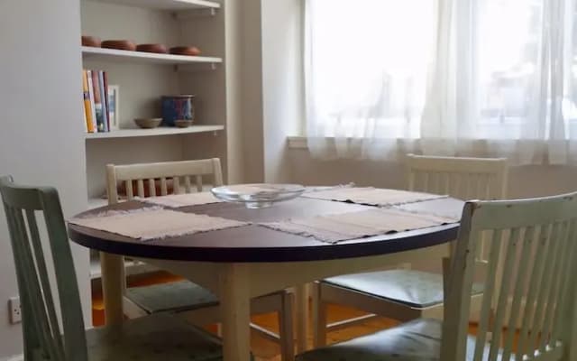 Spacious 2 Bedroom Home In Leith - photo 4