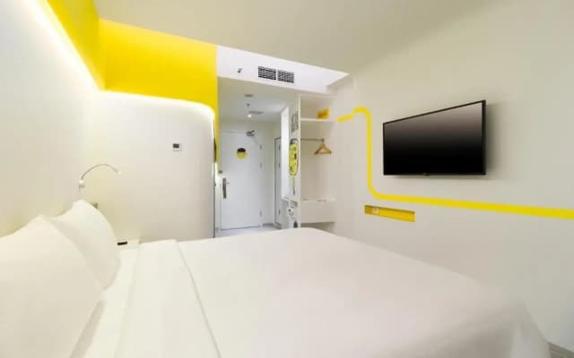 YELLO Hotel Kuta Beachwalk Bali - photo 5