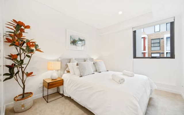 Brand New Ultra Luxe Apt Next To Central CBD - photo 5