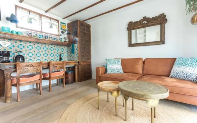 House boat studio with waterfront terrace - photo 2