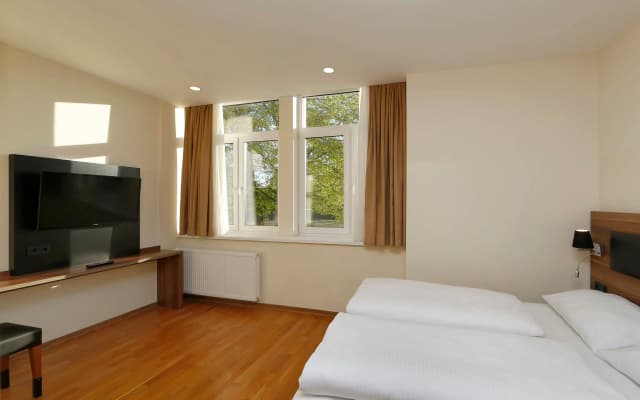 B&B HOTEL Berlin-Adlershof - photo 4