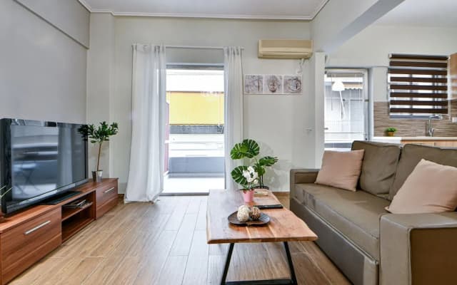 Comfy Home next to metro - photo 3