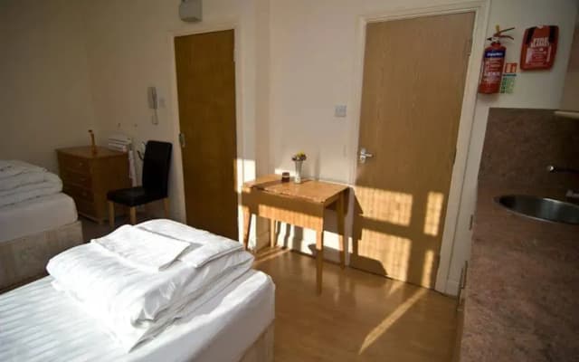 Gloucester Hotel - photo 3