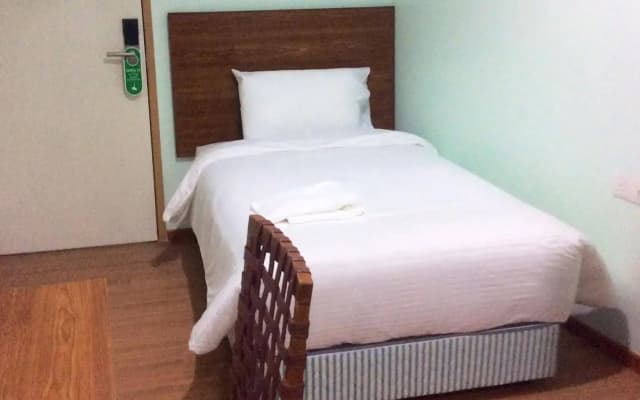 H Boutique Hotel Xplorer Maluri Cheras - photo 5