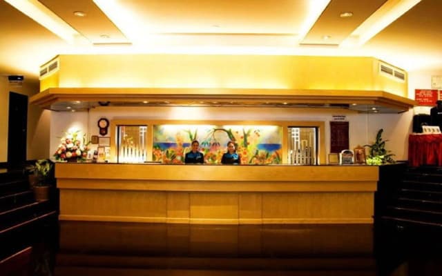 Tai Pan Hotel - photo 2