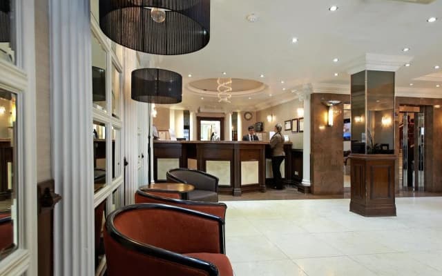 Royal Eagle Hotel - photo 2