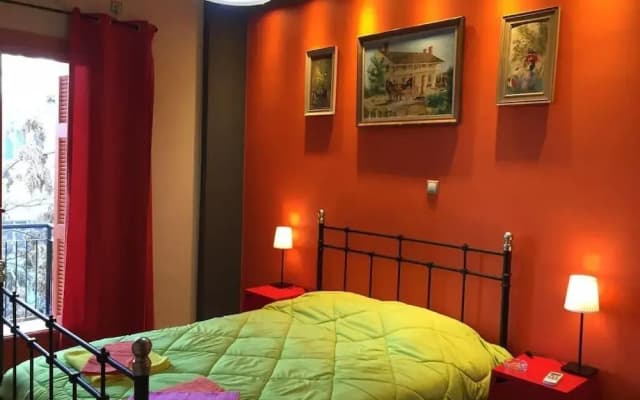 Lovely 4 Double Bed Flat - photo 2