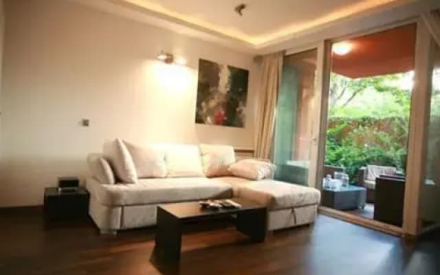 Vienna Center Designer Apartment - photo 2