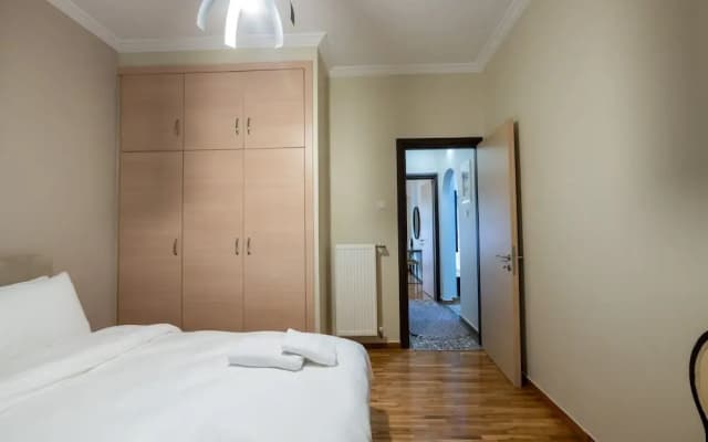 2br renovated flat close to metro - photo 5