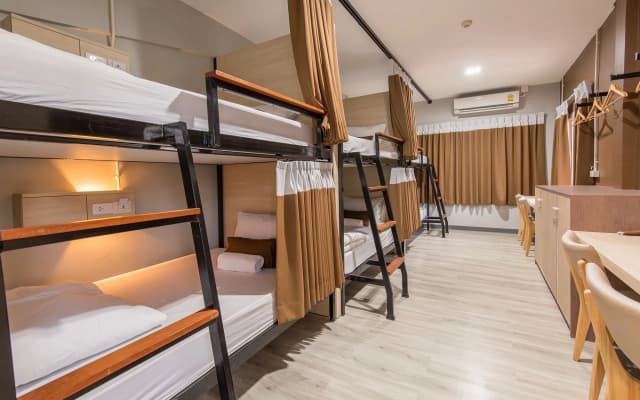 Siam Stadium Hostel - photo 4