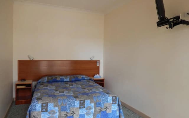 Pioneer Way Motel - photo 4