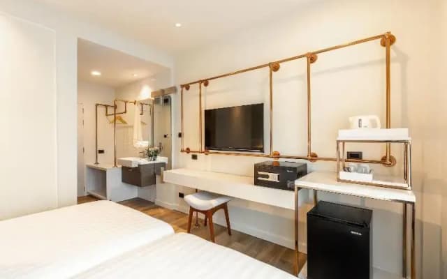 Ozone Hotel Bangkok - photo 5