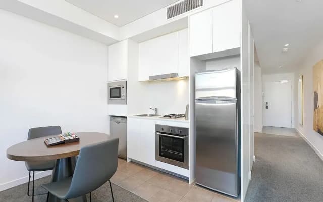 Kozyguru | Chatswood | Convenient 1 Bed Studio Apt - photo 5