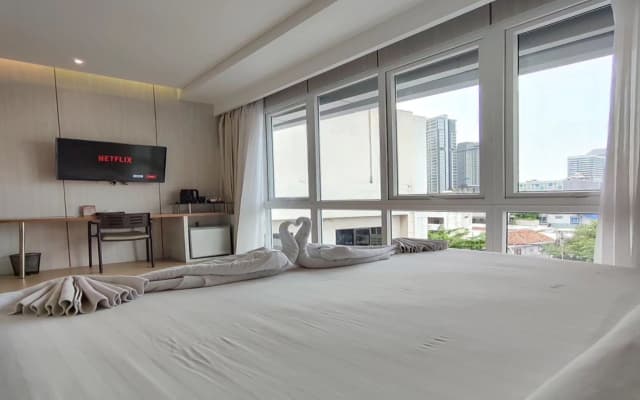 Victory Hotel - photo 2