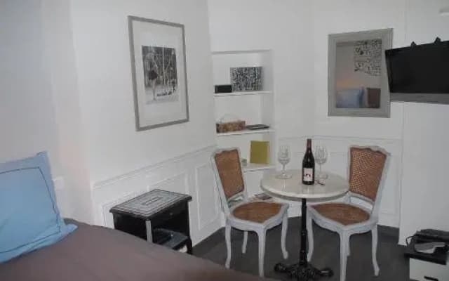 Petit Paris - Oasis in Marais - photo 3